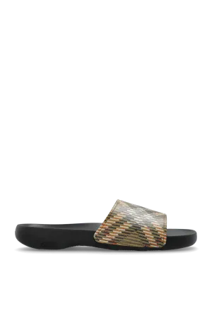 Burberry Slides Dive