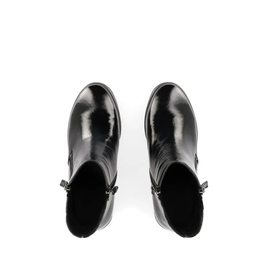 DOLOMITE - BLACK OIL LEATHER
