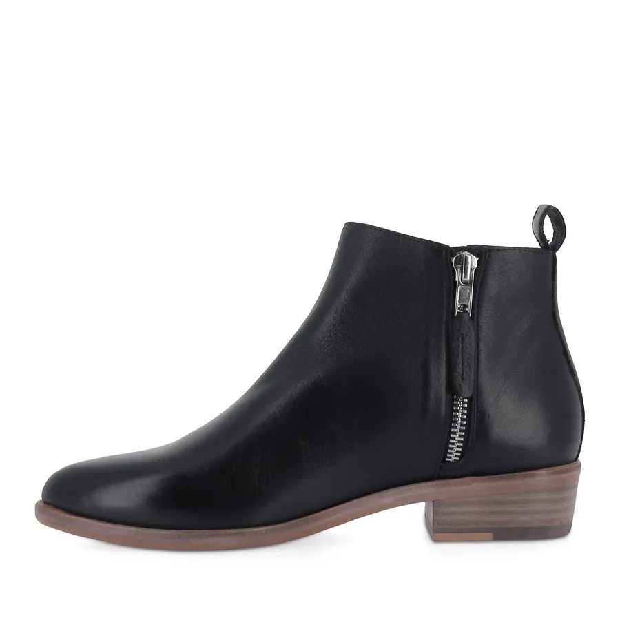 ISAAC - NAVY LEATHER