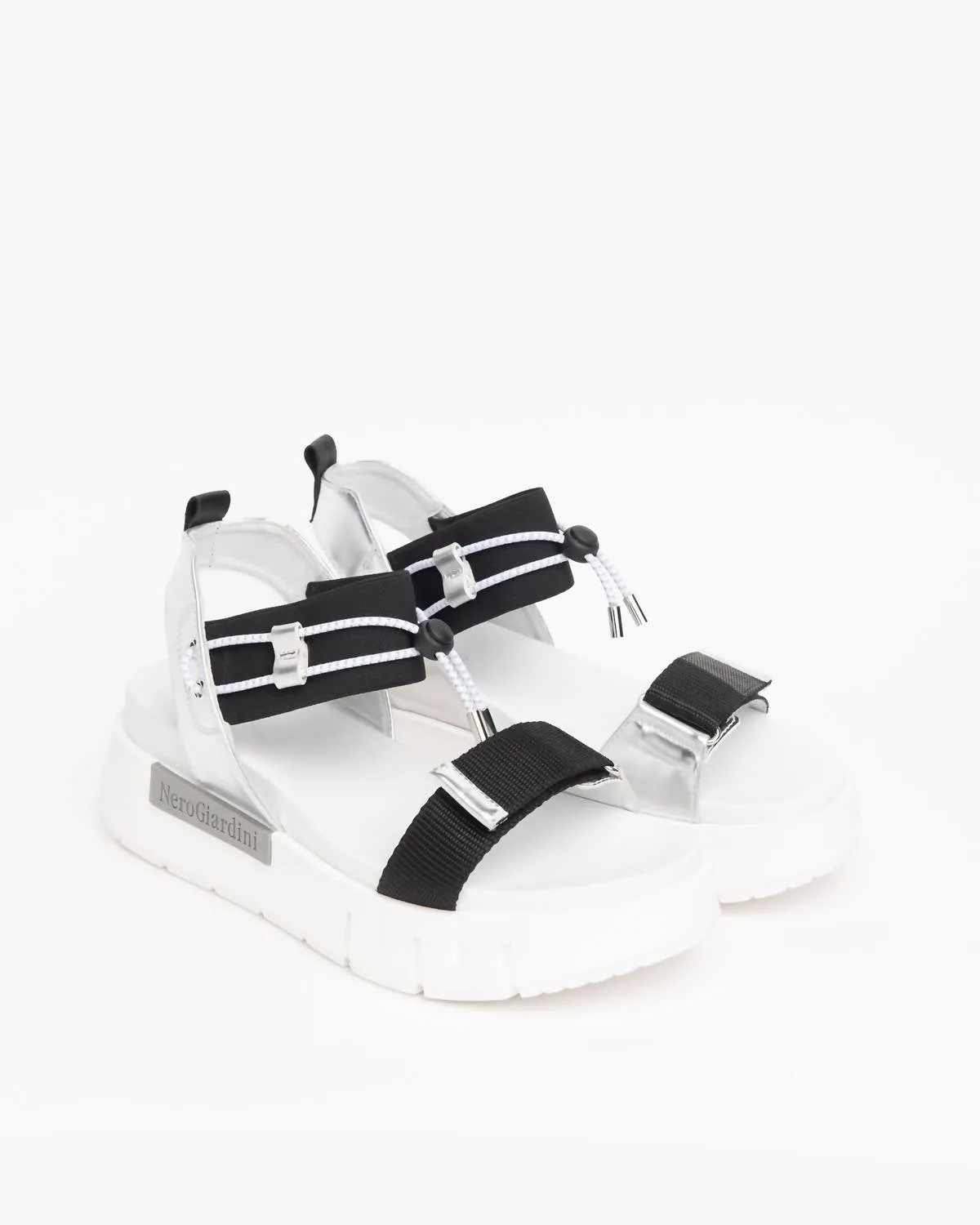 Loirs Sandals In Black/silver