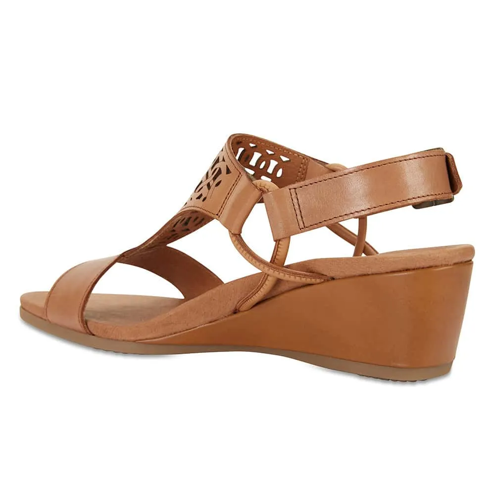 Magnet Heel in Cognac Leather