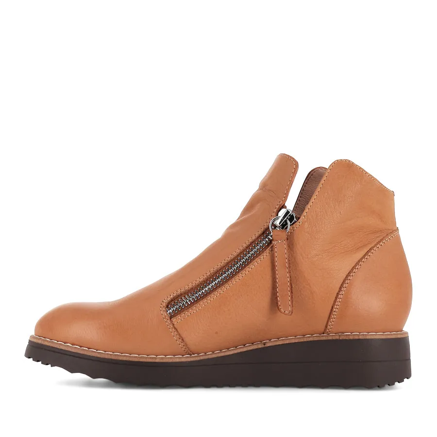 OHMY - DARK TAN LEATHER/CHOC SOLE