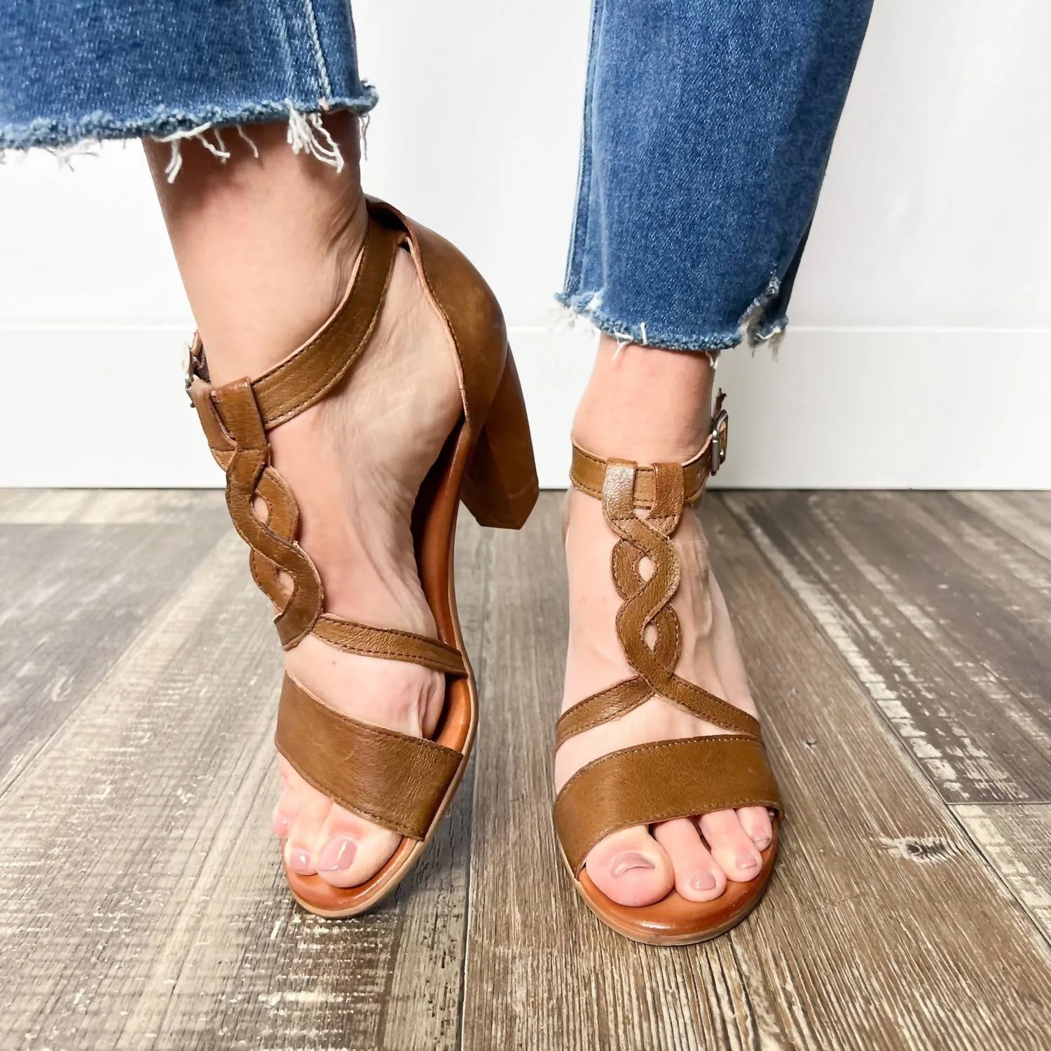 Pixie Sandal In Brandy