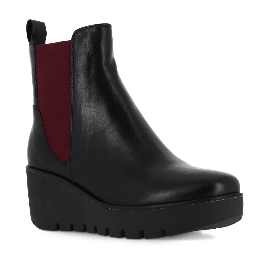 PROP - BLACK LEATHER