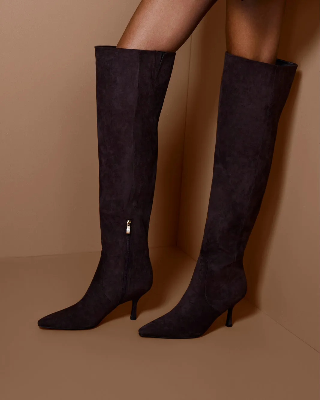 THEIA - DARK CACAO SUEDE