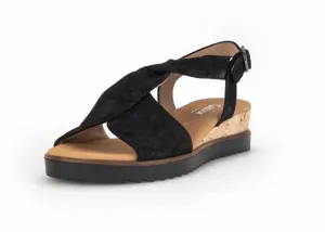 Women' Twist Sandal In Black
