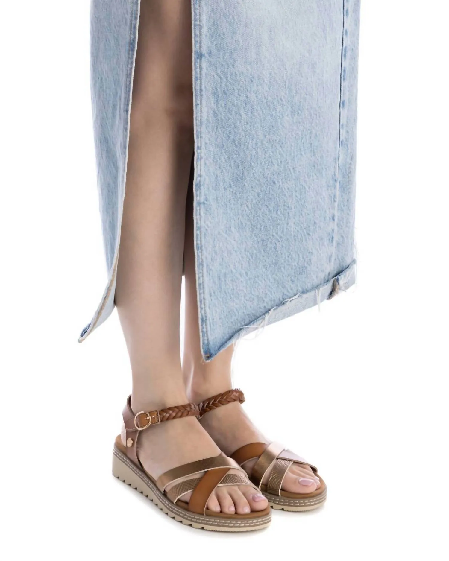 Women's Casual Sandals In Camel