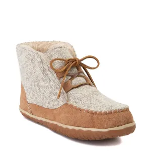 Womens Minnetonka Torrey Lace-Up  Cozy, Stylish & Adventure-Ready