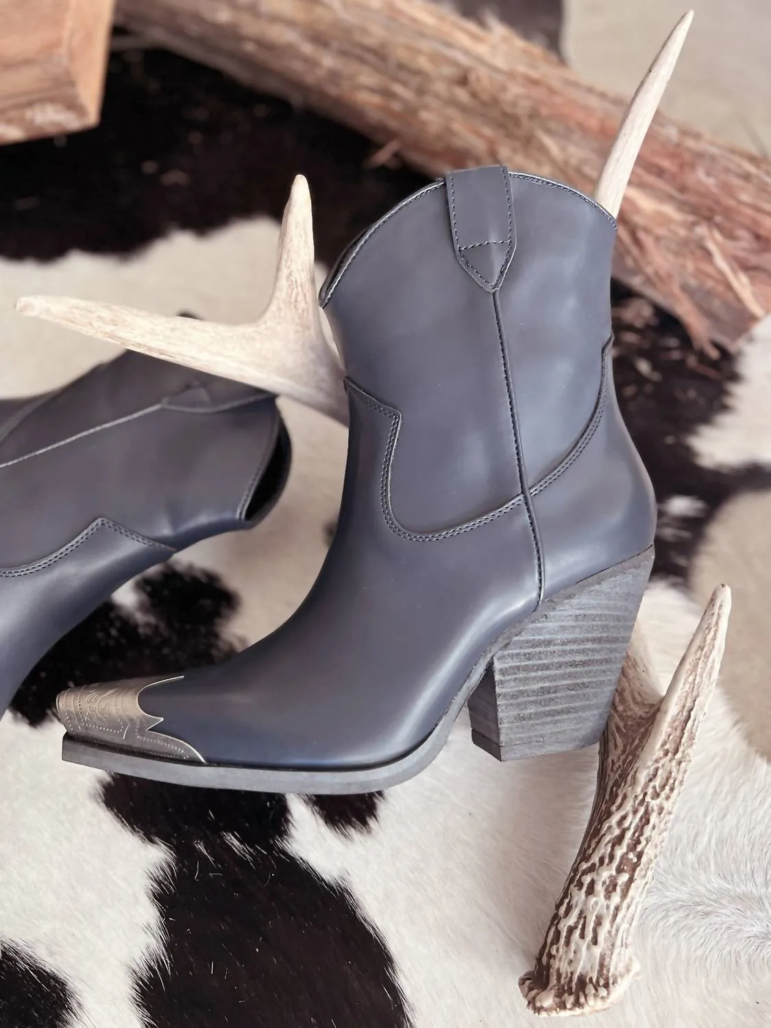Women's The Bb Boots In Black