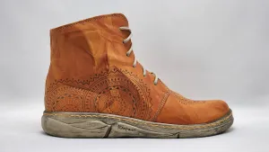 Women's Timeless Fleece-Lined Zip-Up Leather Boots In Orange