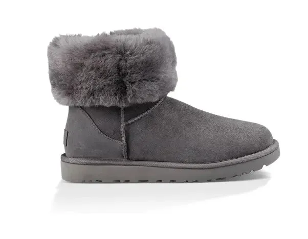 Womens UGG Classic Short II  Timeless Comfort & Style
